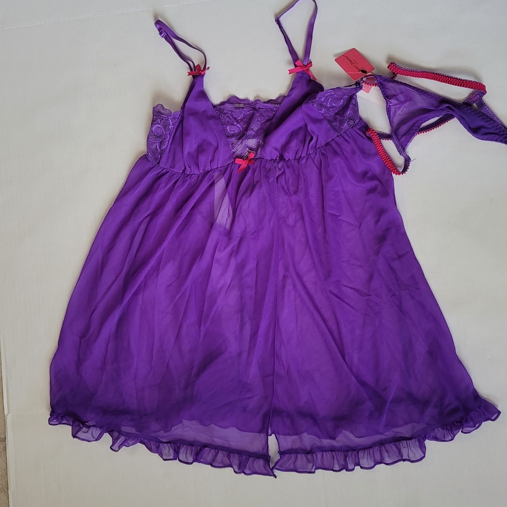 Betsey Johnson 2 piece lingerie thong set NWT Size Medium Purple
